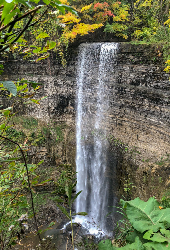 Epic Hikes With Kids - Dundas Peak and Tew's Falls Trail, Ontario #discoverON #exploremore #DUNDASPEAK #MANONT #DUNDASONTARIO #TEWSFALLS #getoutside #liveoutdoors #ontarioparks #welivetoexplore #familytravelblogger #hikingwithkids #kidswhohike #hikingmom