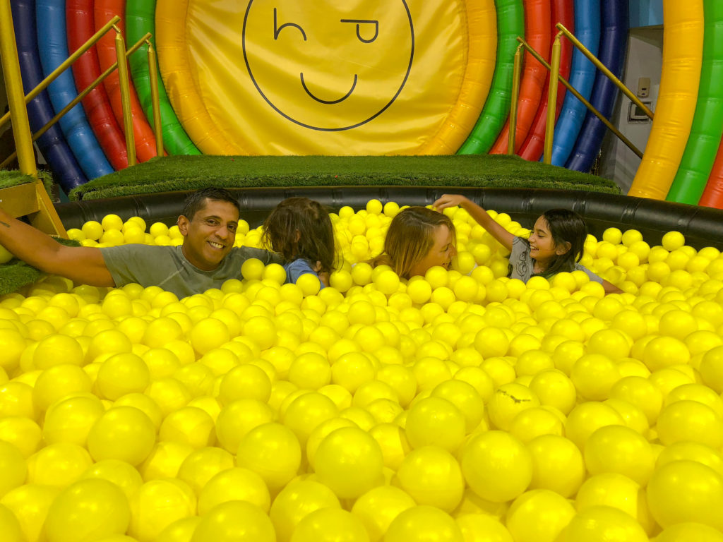 This way to Happy? #happyplaceTORONTO #happyplace #wearehappyplace #captureyiourhappy #harbourfrontcentre #champagnepapi #confetti #confettionthefloor #thingstodointoronto #sadtruth #ballpit