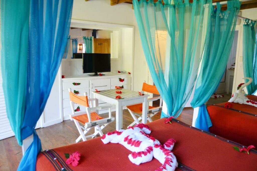 Hotel Henry Morgan All Inclusive West Bay Roatan Honduras Room interior