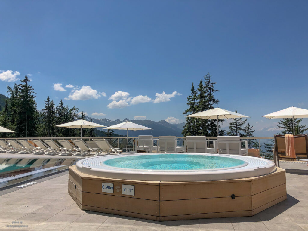 General guest jacuzzi at Les Arcs