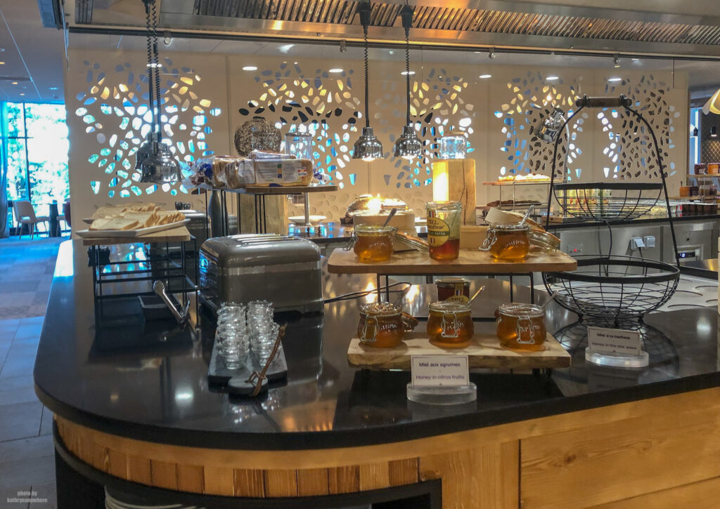The honey and bread spot at the buffet