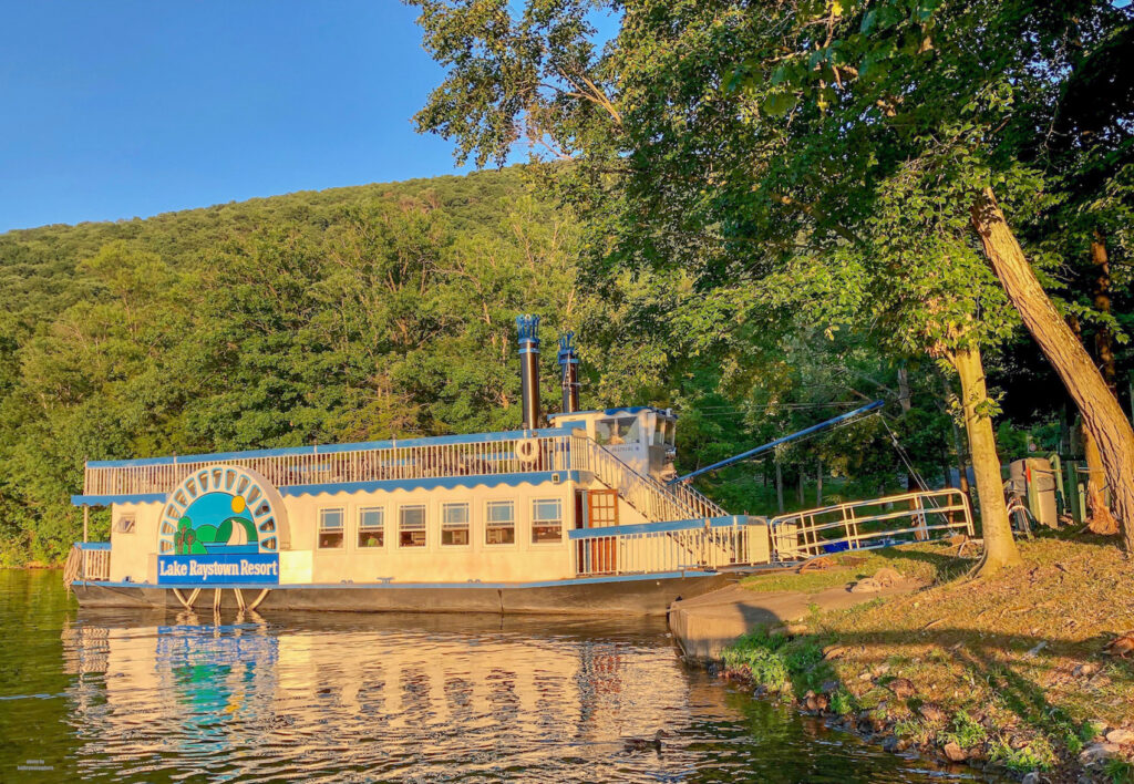 The Proud Mary showboat at Lake Raystown Resort. Dinnertime sunset cruises!