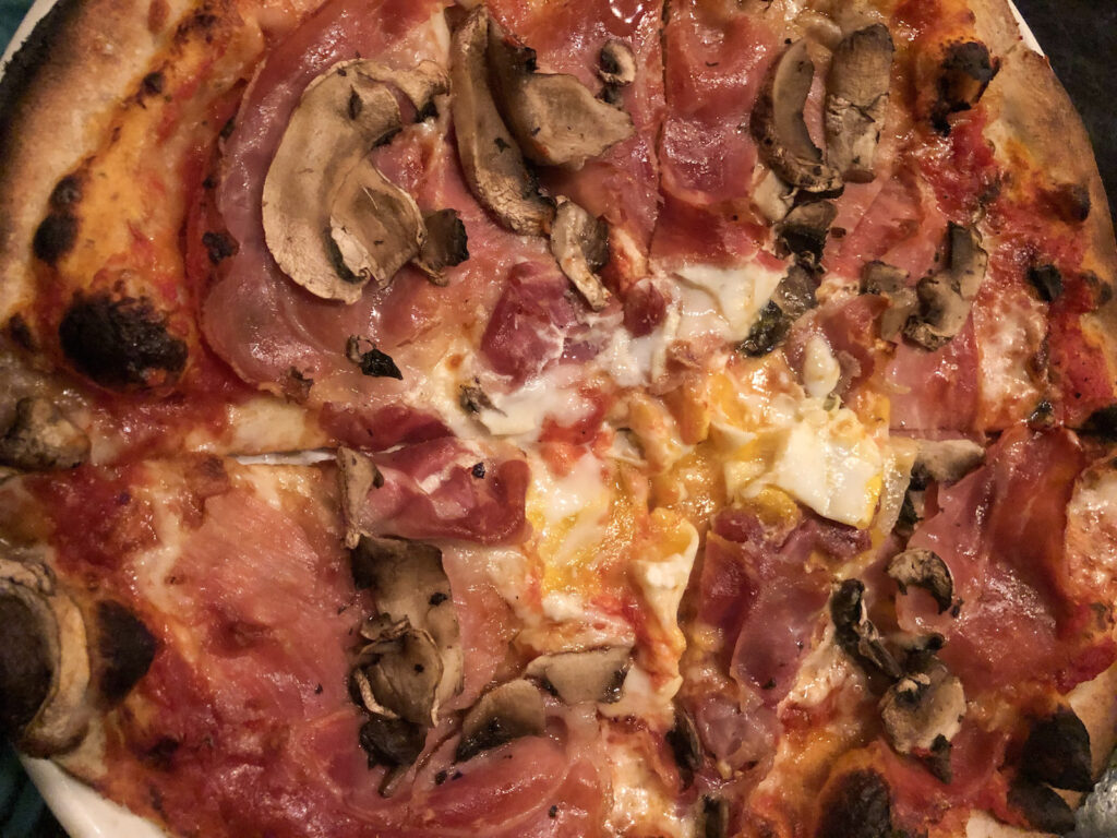 Vito's Pizzeria pizza