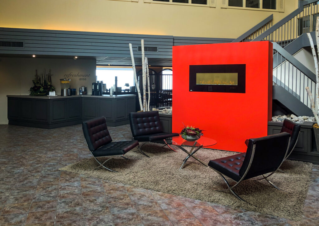 Travelway Inn, Sudbury Ontario lobby. Refreshment and comfortable seating area await