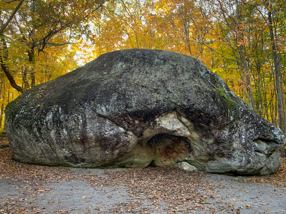 Beasdell Boulder - Quinte West where to see fall colours Bay of Quinte, where to see fall colours around Trenton and Belleville