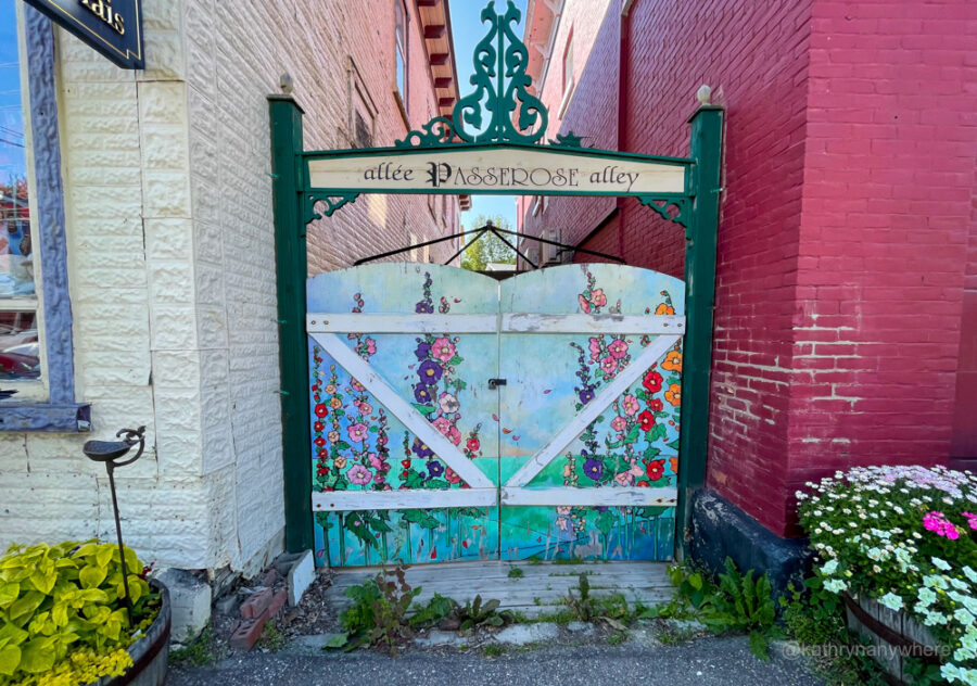 North Hatley alley signage
