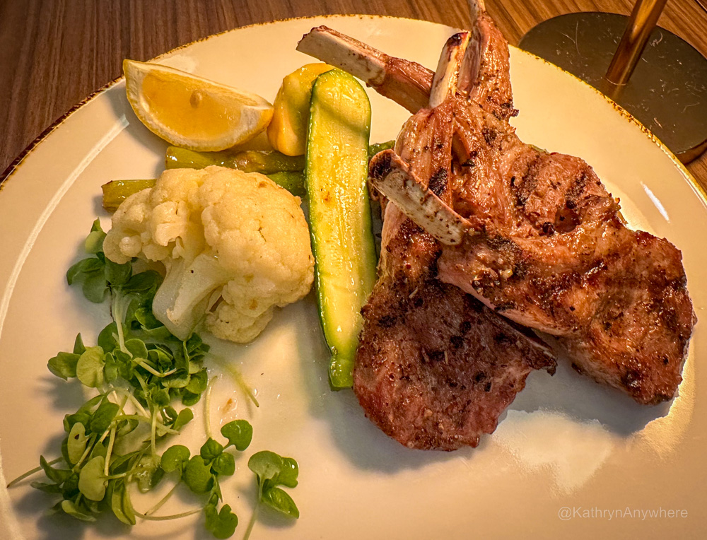 Courtyard by Marriot Laval Rosso Cielo lamb chops