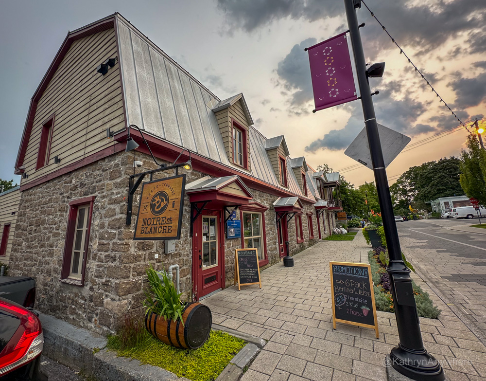 Resto Noire & Blanche Microbrasserie historic exterior