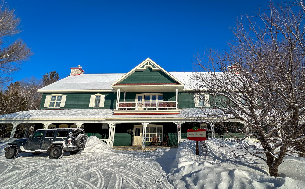 Lanaudière-Mauricie, Authentic Quebec Le Baluchon Eco Resort accommodation building