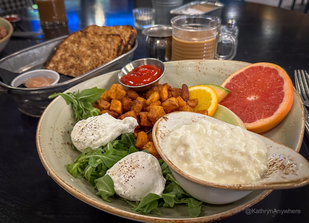 Lanaudière-Mauricie, Authentic Quebec Trois-Rivieres breakfast at Le Brasier 1908