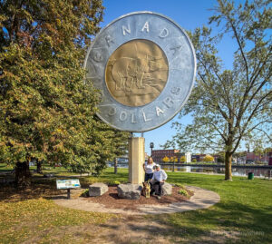 The toonie statue in Campbellford is a place you must visit for the iconic shot. Add this to your list of things to do in Campbellford.